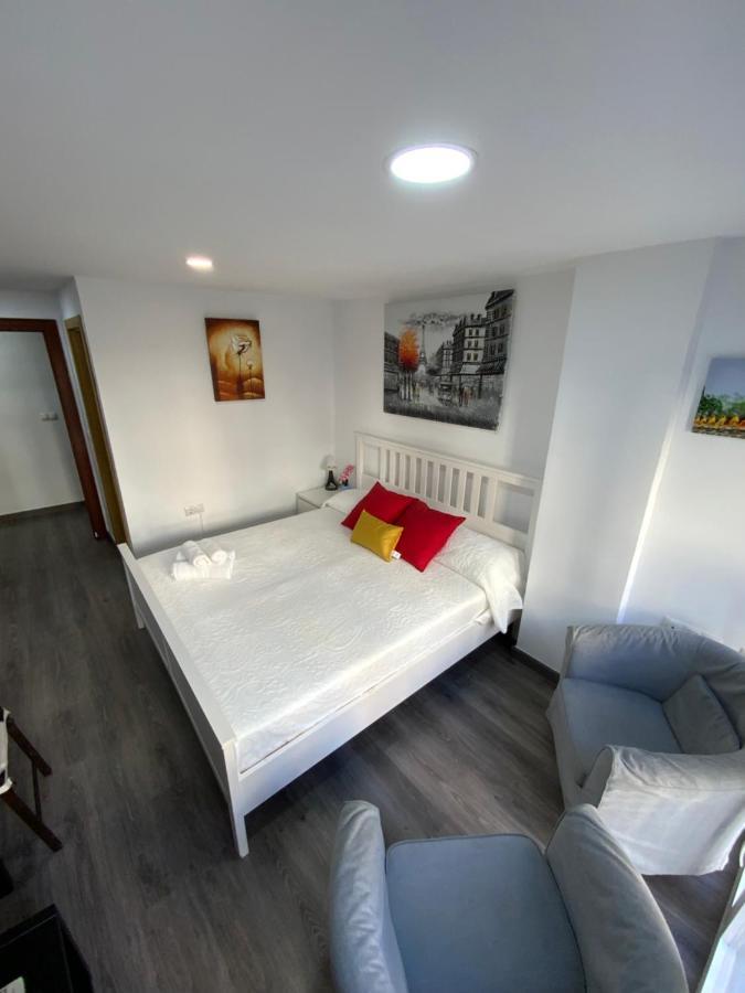 Reyna Apartamentos Malaga Luaran gambar