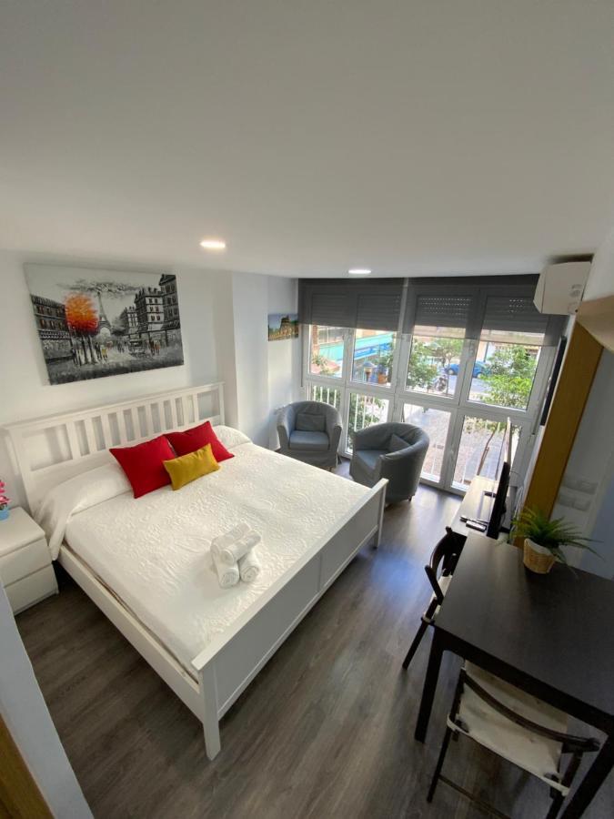 Reyna Apartamentos Malaga Luaran gambar
